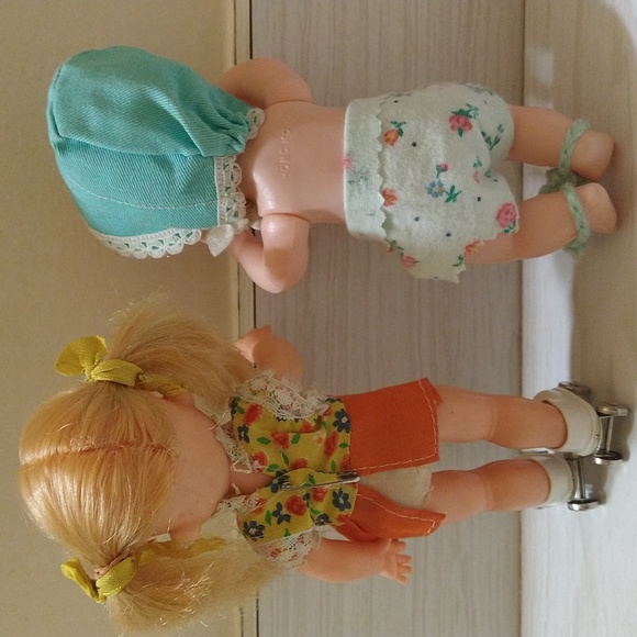 Vintage 1960's/70's Set of 2 Hong Kong/Japan Plastic/Rubber Face Dolls - Picture 2 of 3